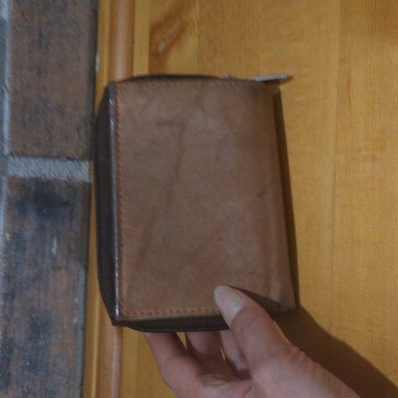 brown leather Ashlin wallet - Picture 2 of 10